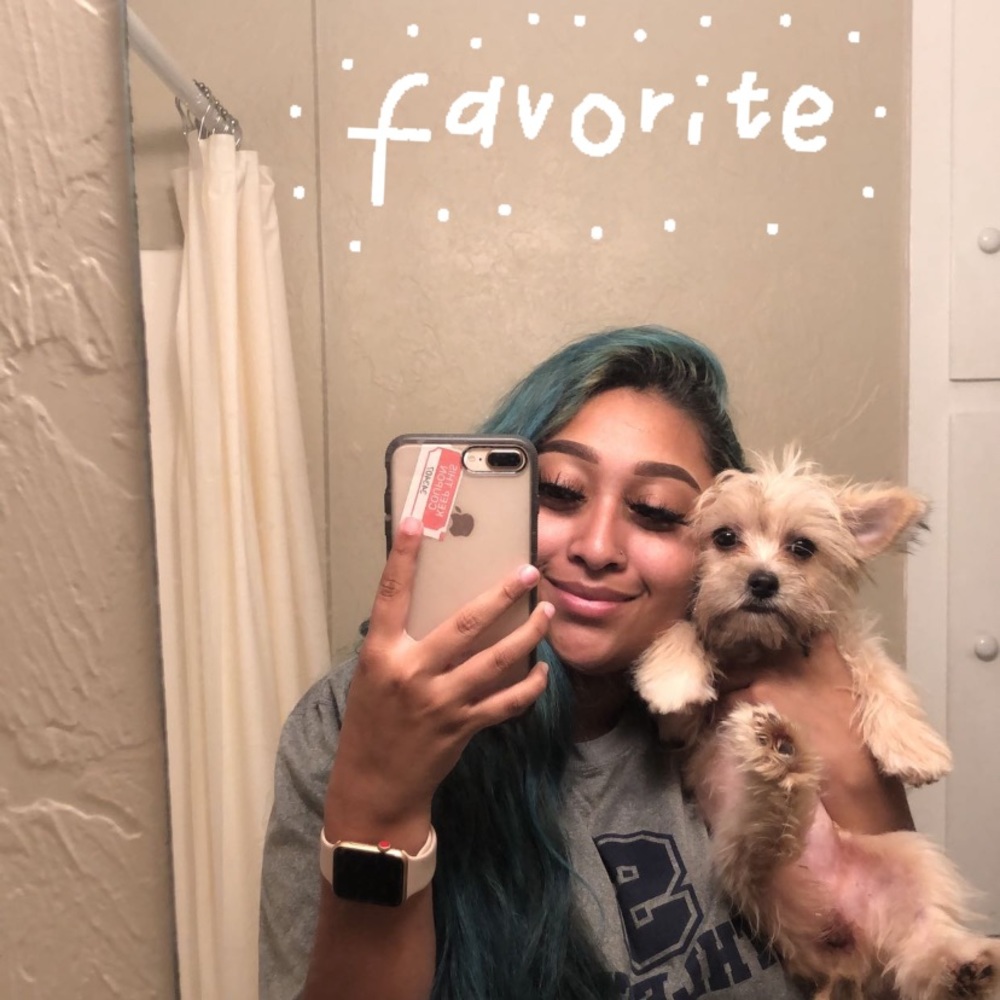 Meet your Posher, Alejandra